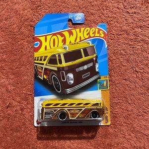 Hot Wheels Surfin School Bus